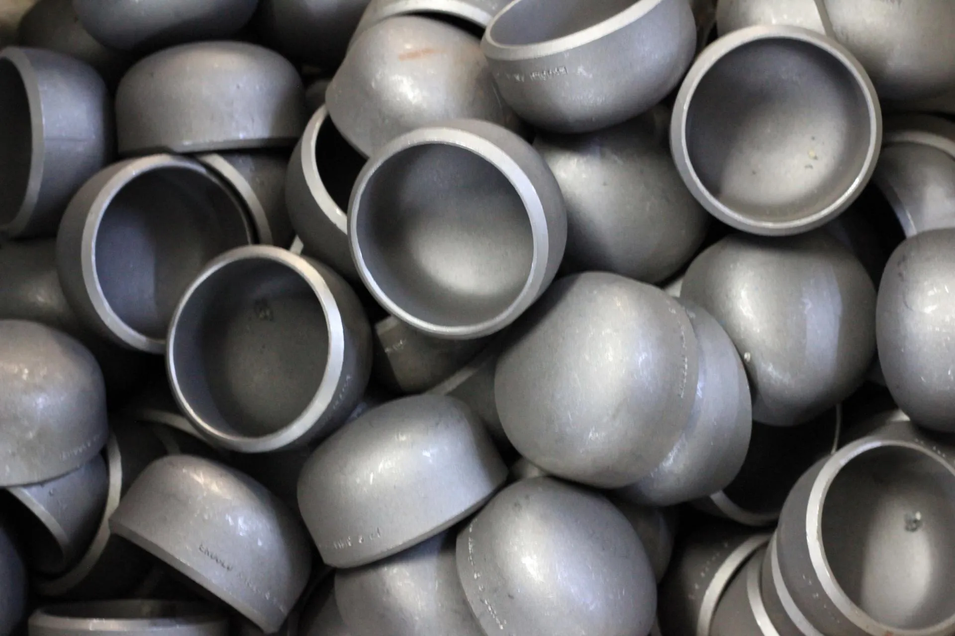 Заглушка нержавеющая 12Х18Н10Т эллиптическая 32 мм х 2 мм